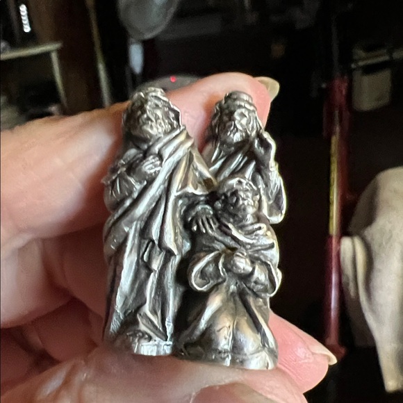 Keepsake Ornament The Nativity 1999 - Picture 2 of 5